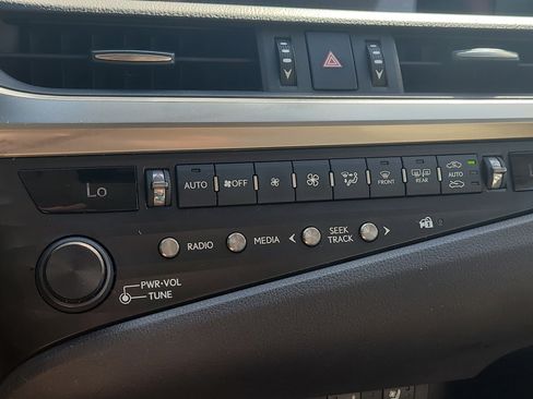 Used 2019 Lexus ES 350 w/ Premium Package FWD image 25