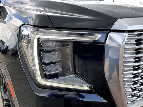 Used 2022 GMC Yukon XL Denali AWD/4WD image 33