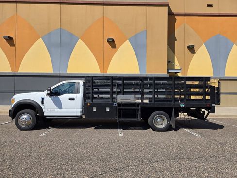 Used 2017 Ford F550 2WD Regular Cab Super Duty w/ Power Equipment Group image 2