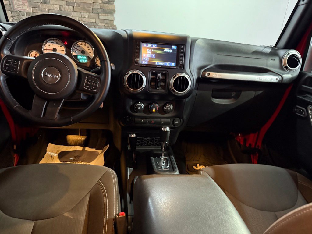 Used 2018 Jeep Wrangler Unlimited Sahara w/ Connectivity Group AWD/4WD image 26