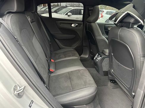 Certified 2023 Volvo C40 P8 Recharge Ultimate image 12