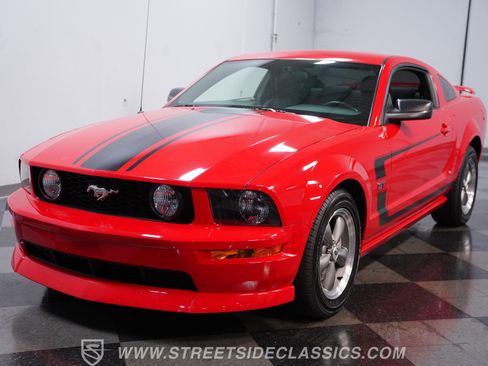 Used 2005 Ford Mustang GT RWD image 16