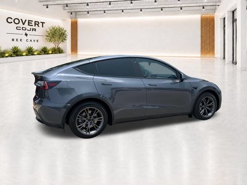 Used 2022 Tesla Model Y Long Range AWD/4WD image 14