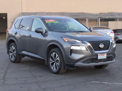 Certified 2022 Nissan Rogue SV image 3