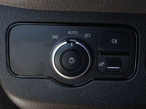 Used 2020 Mercedes-Benz Sprinter 2500 image 27