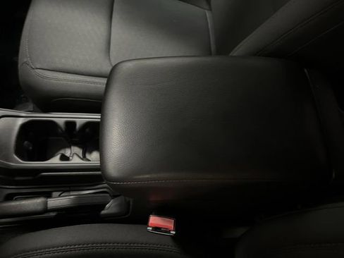 Used 2022 Jeep Wrangler Unlimited Sport image 17