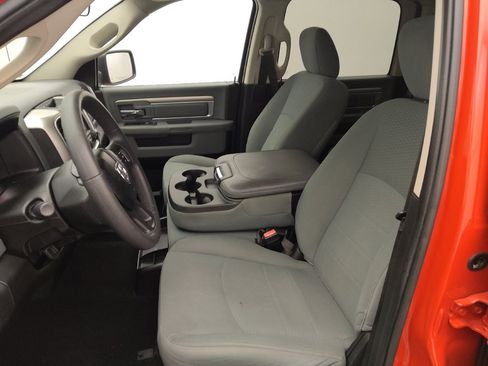Used 2019 RAM 1500 Classic SLT RWD image 17