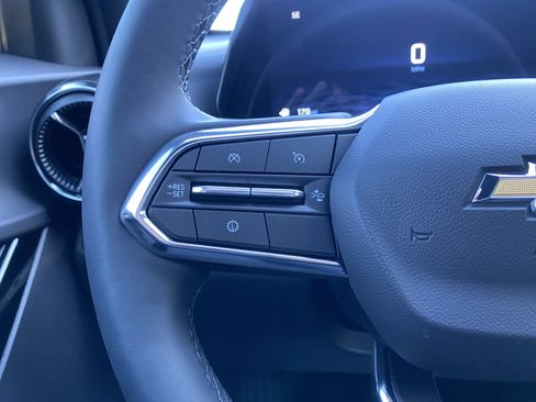 Used 2026 Chevrolet Equinox LT image 19