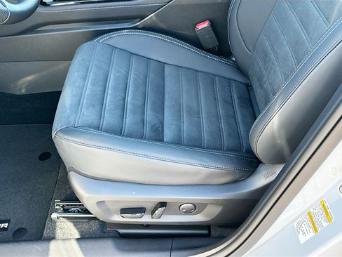 New 2025 Mitsubishi Outlander SE image 14