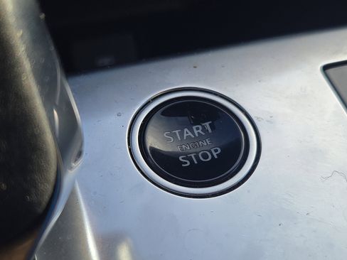 Used 2023 Land Rover Range Rover SE image 23