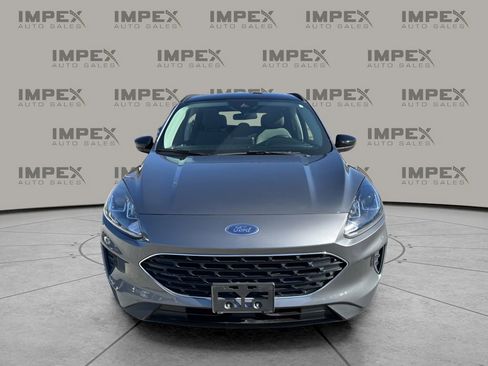 Used 2022 Ford Escape SE w/ SE Sport Appearance Package image 8