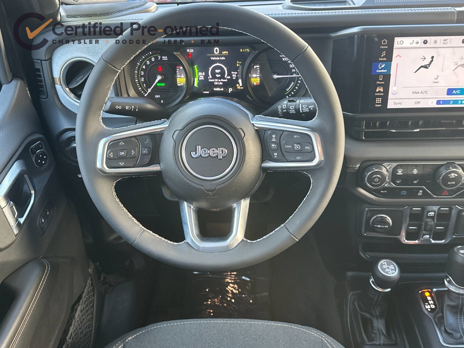 Used 2025 Jeep Wrangler Unlimited Sahara w/ Safety Group AWD/4WD image 15