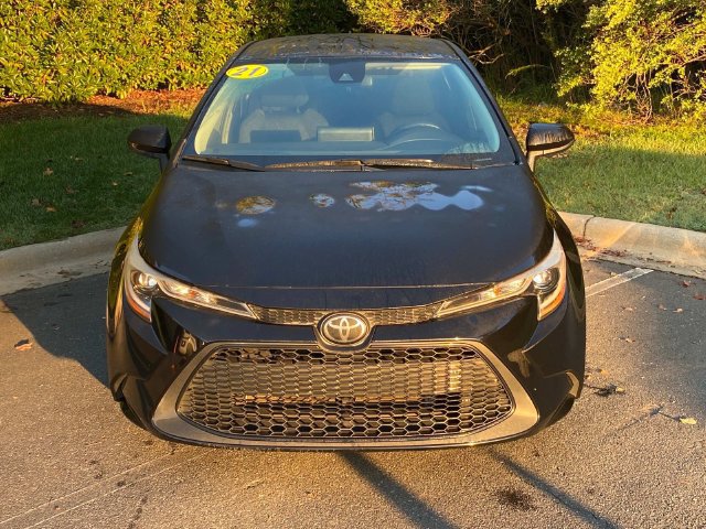 Used 2021 Toyota Corolla LE FWD image 2