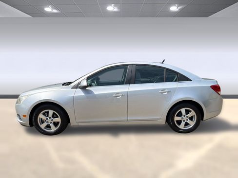 Used 2011 Chevrolet Cruze LT FWD image 2