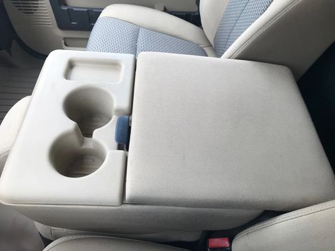 Used 2016 Ford F550 2WD Regular Cab Super Duty image 24