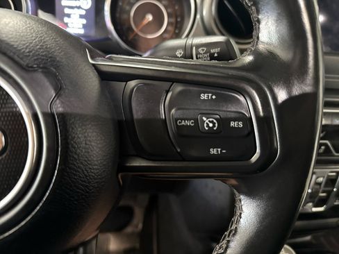 Used 2022 Jeep Gladiator Sport AWD/4WD image 13