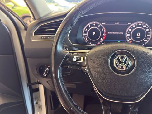 Used 2019 Volkswagen Tiguan SEL Premium image 13