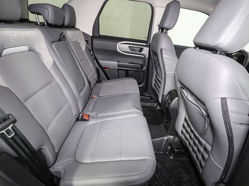 Used 2025 Ford Bronco Sport Badlands image 17