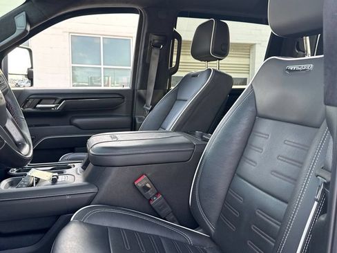 Used 2025 GMC Sierra 2500 AT4X AWD/4WD image 11