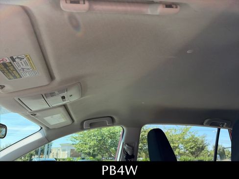 Used 2016 Toyota RAV4 LE FWD image 17