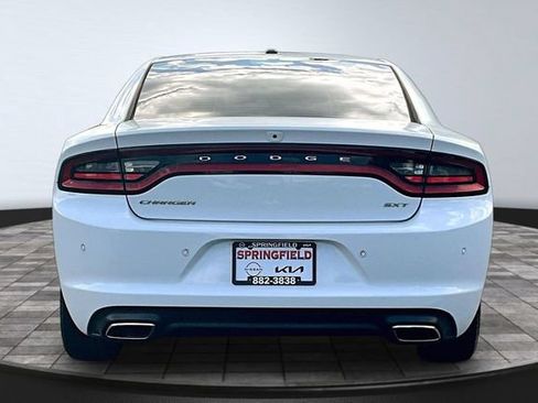 Used 2018 Dodge Charger SXT RWD image 5