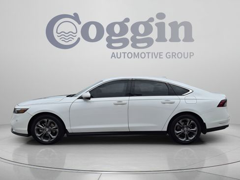 Certified 2023 Honda Accord EX image 3