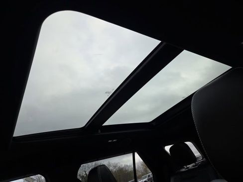 Used 2022 Ford Explorer ST w/ Equipment Group 401A image 9