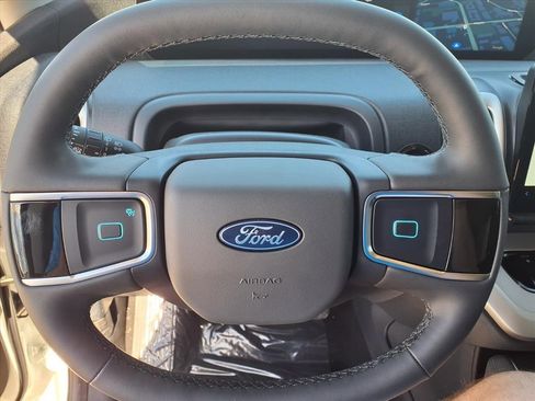 New 2026 Ford Expedition Active image 16