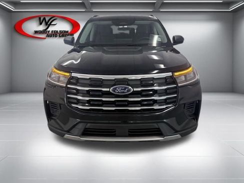 New 2026 Ford Explorer Active RWD image 2