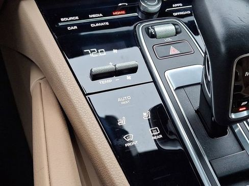 Used 2019 Porsche Cayenne image 27