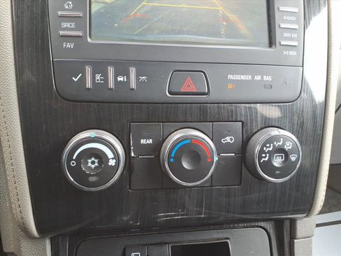 Used 2017 Chevrolet Traverse LT image 23