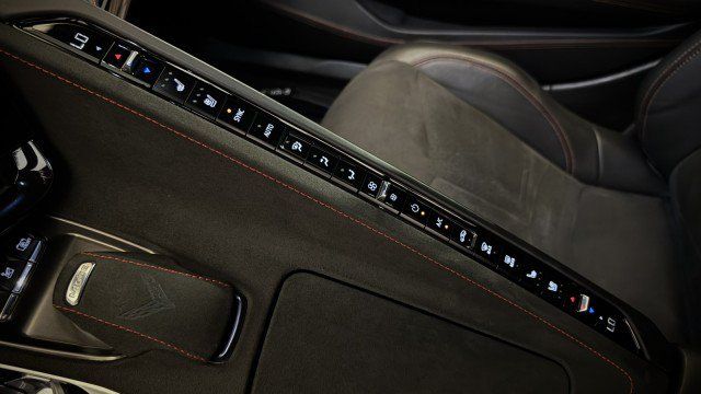 Used 2024 Chevrolet Corvette Stingray Premium Cpe w/ Z51 Performance Package RWD image 6