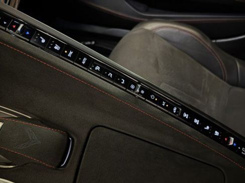 Used 2024 Chevrolet Corvette Stingray Premium Cpe w/ Z51 Performance Package RWD image 6