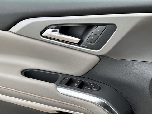 New 2026 Chevrolet Traverse LT w/ Sun and Wheel Package FWD image 21