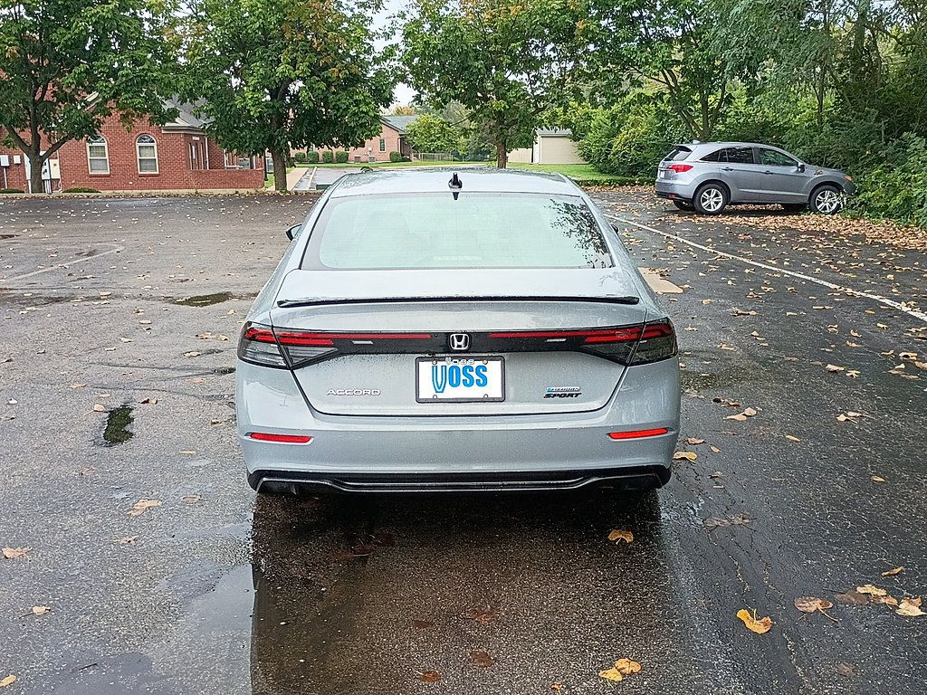 Used 2023 Honda Accord Sport image 4