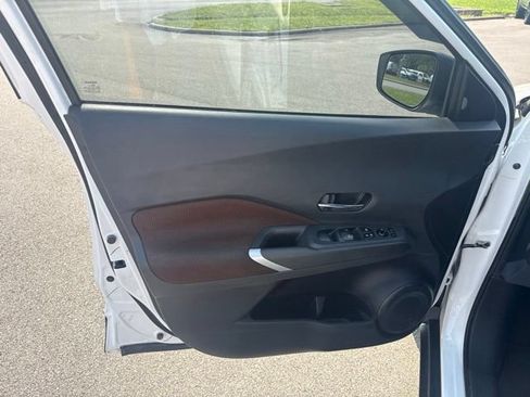 Used 2021 Nissan Kicks SR FWD image 12