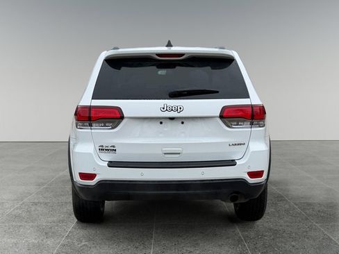 Used 2020 Jeep Grand Cherokee Laredo image 4