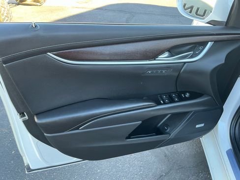 Used 2019 Cadillac XTS Luxury image 12