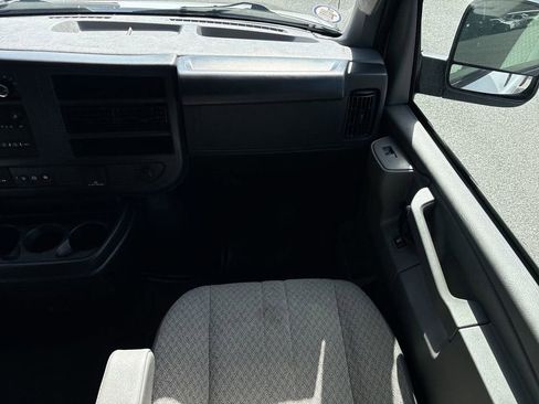 Used 2025 Chevrolet Express 3500 LS RWD image 12