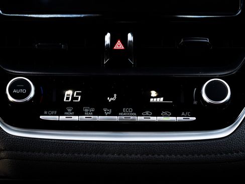 Certified 2024 Toyota Corolla SE FWD image 34