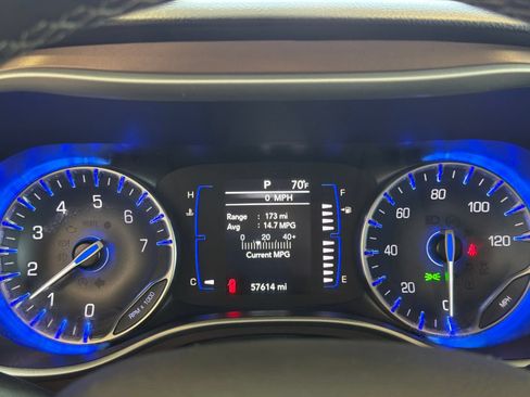 Used 2023 Chrysler Voyager LX FWD image 25