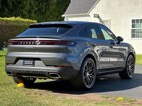 Certified 2025 Porsche Cayenne Coupe AWD/4WD image 8