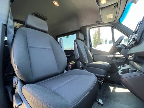 Used 2025 Mercedes-Benz Sprinter 2500 image 15