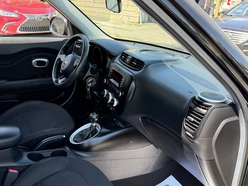 Used 2015 Kia Soul FWD image 12