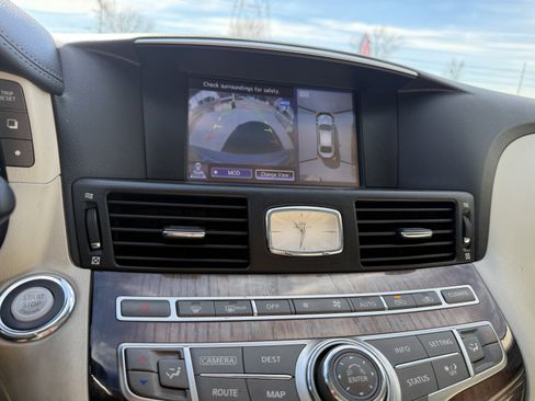 Used 2015 INFINITI Q70 3.7 w/ Deluxe Touring Package image 15