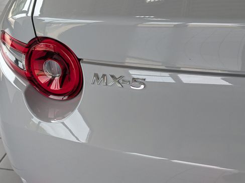 Certified 2025 MAZDA MX-5 Miata RF Grand Touring w/ Weather Package RWD image 4