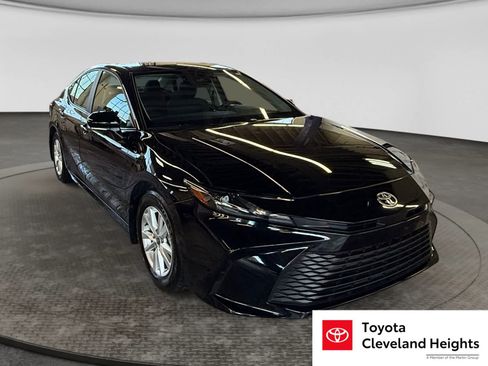 Used 2025 Toyota Camry LE FWD image 3