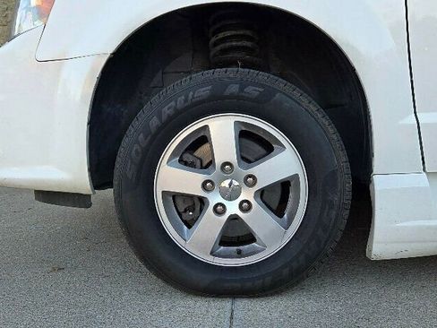 Used 2013 Dodge Grand Caravan SXT image 37