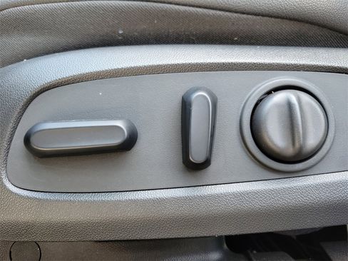 Used 2023 Buick Encore GX Select image 17