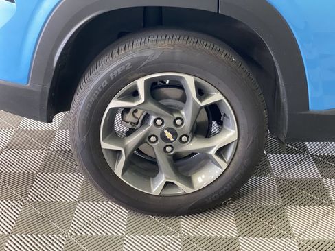 Used 2025 Chevrolet Trax LT w/ Driver Confidence Package FWD image 18